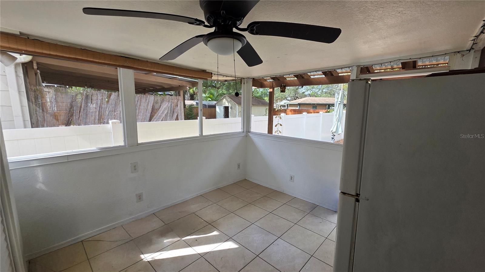 SHAWDOWLAWN 1ST ADD - Residential Lease