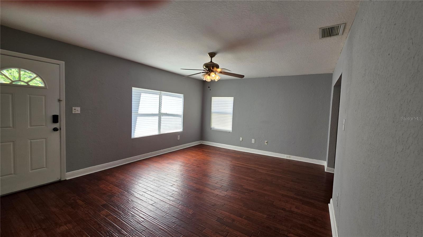 SHAWDOWLAWN 1ST ADD - Residential Lease