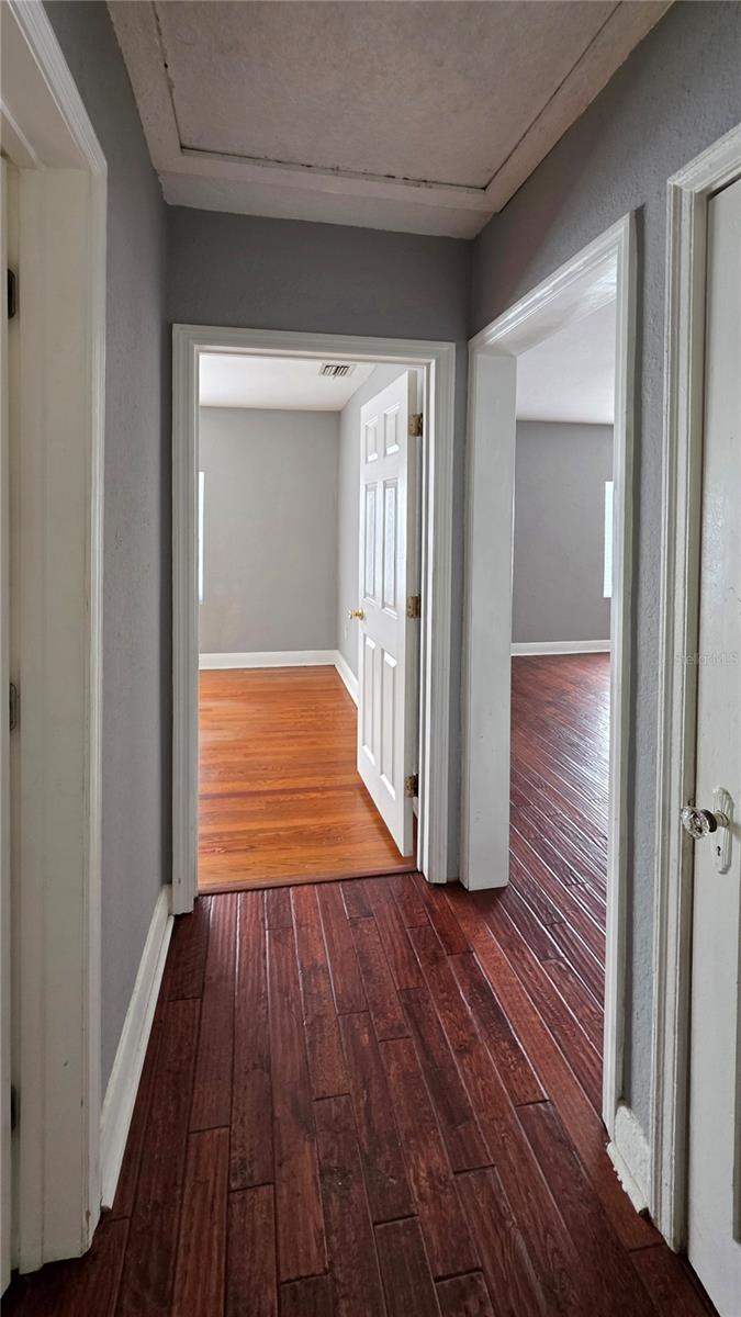 SHAWDOWLAWN 1ST ADD - Residential Lease