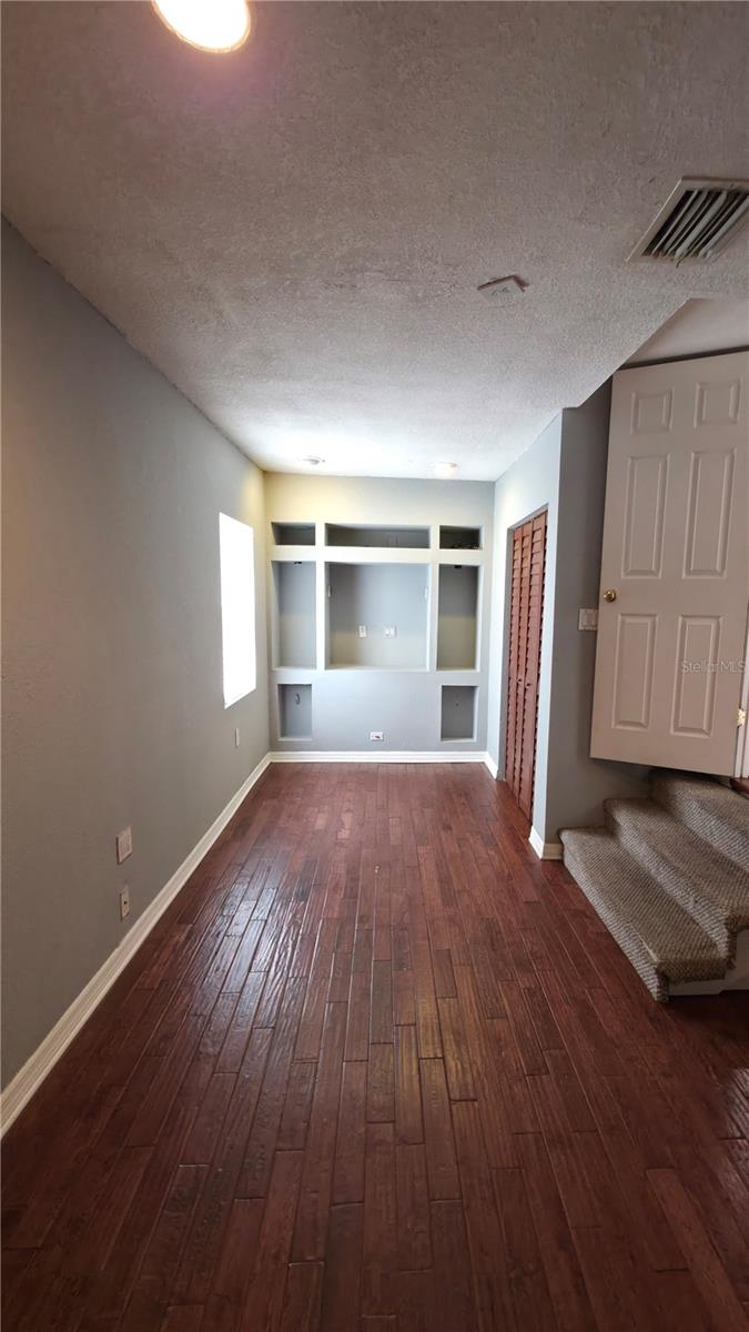 SHAWDOWLAWN 1ST ADD - Residential Lease