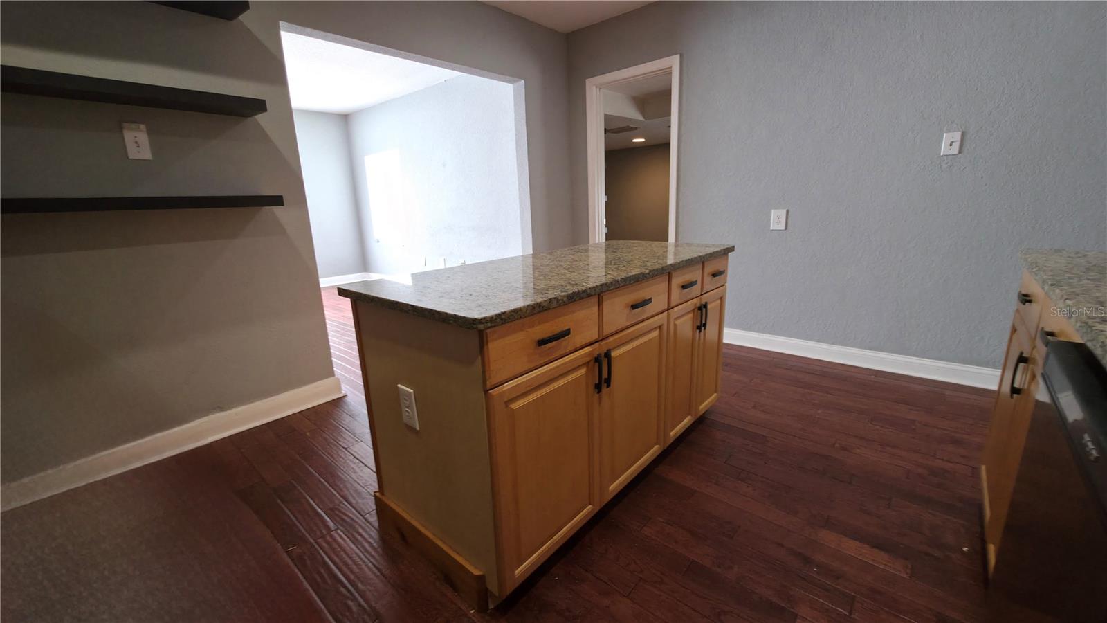 SHAWDOWLAWN 1ST ADD - Residential Lease