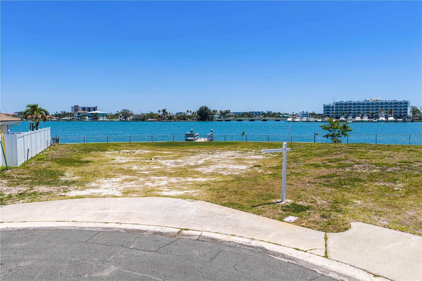 ISLE OF PALMS 1ST ADD - Land