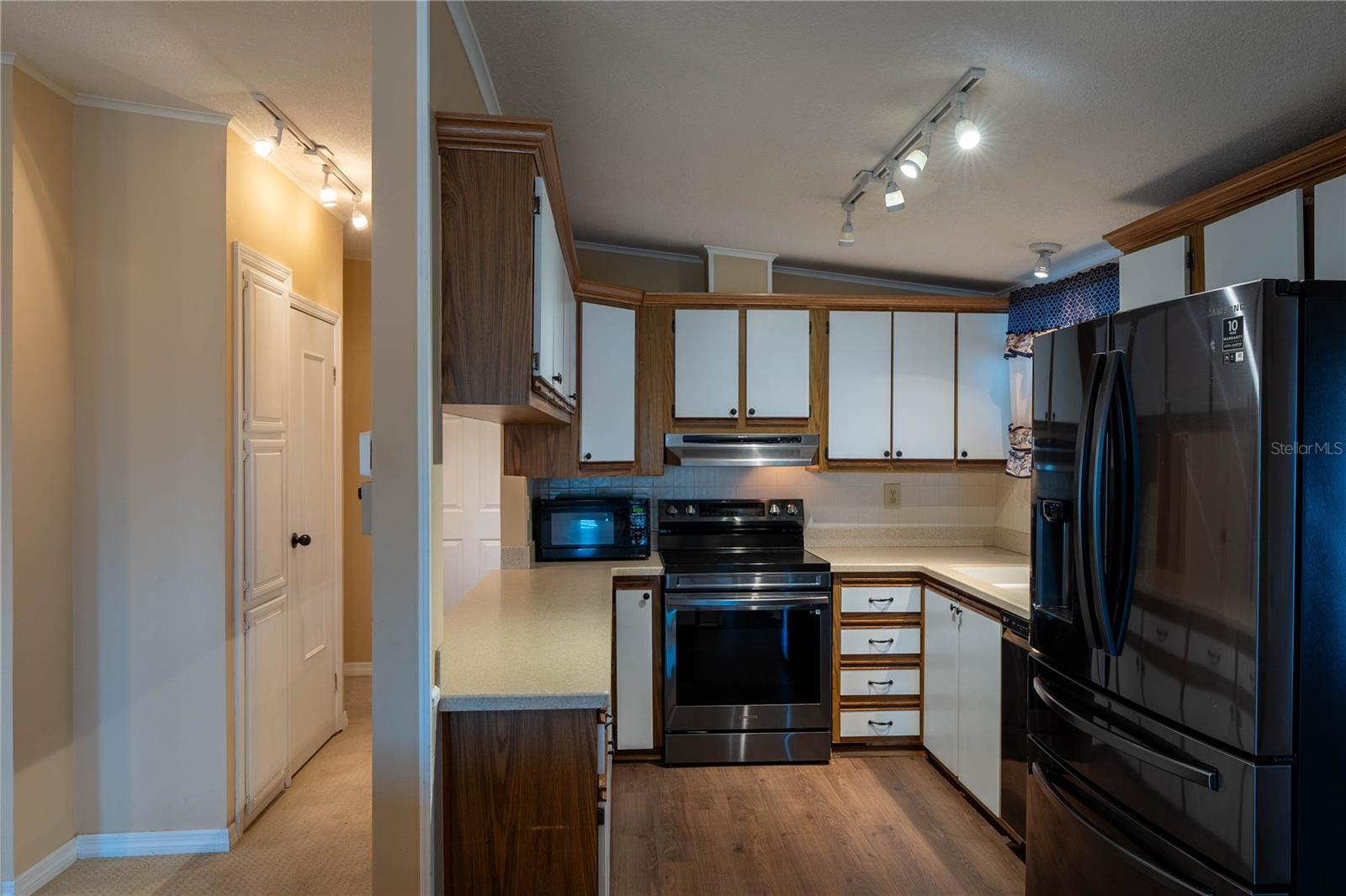 IMPERIAL LAKES ESTATES UNIT II - Residential