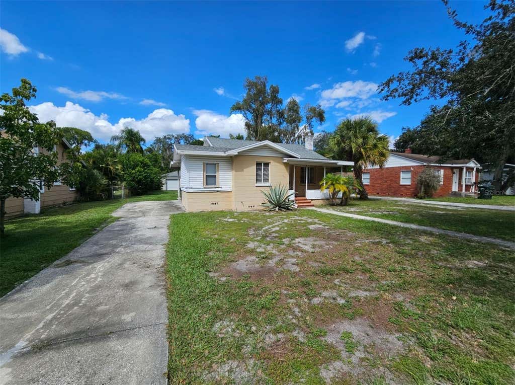 Photo of 1516 Holly Road, Lakeland, FL 33801 (MLS # TB8524030)