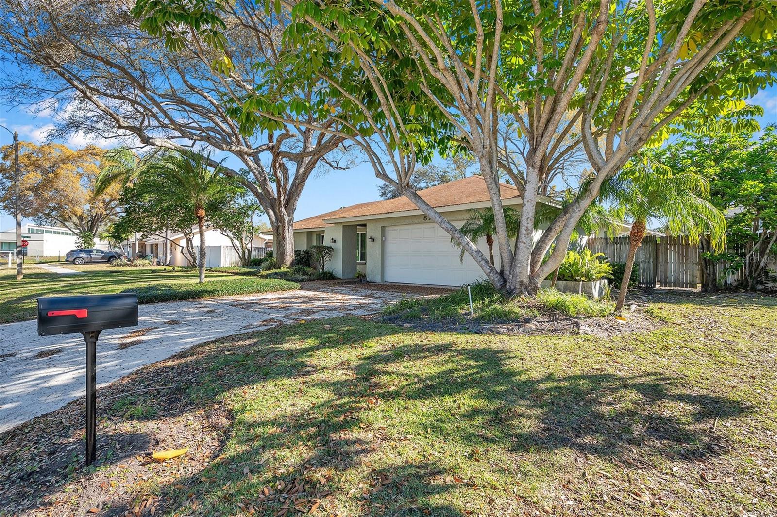 BARDMOOR GOLF VIEW ESTATE 4TH ADD - Residential