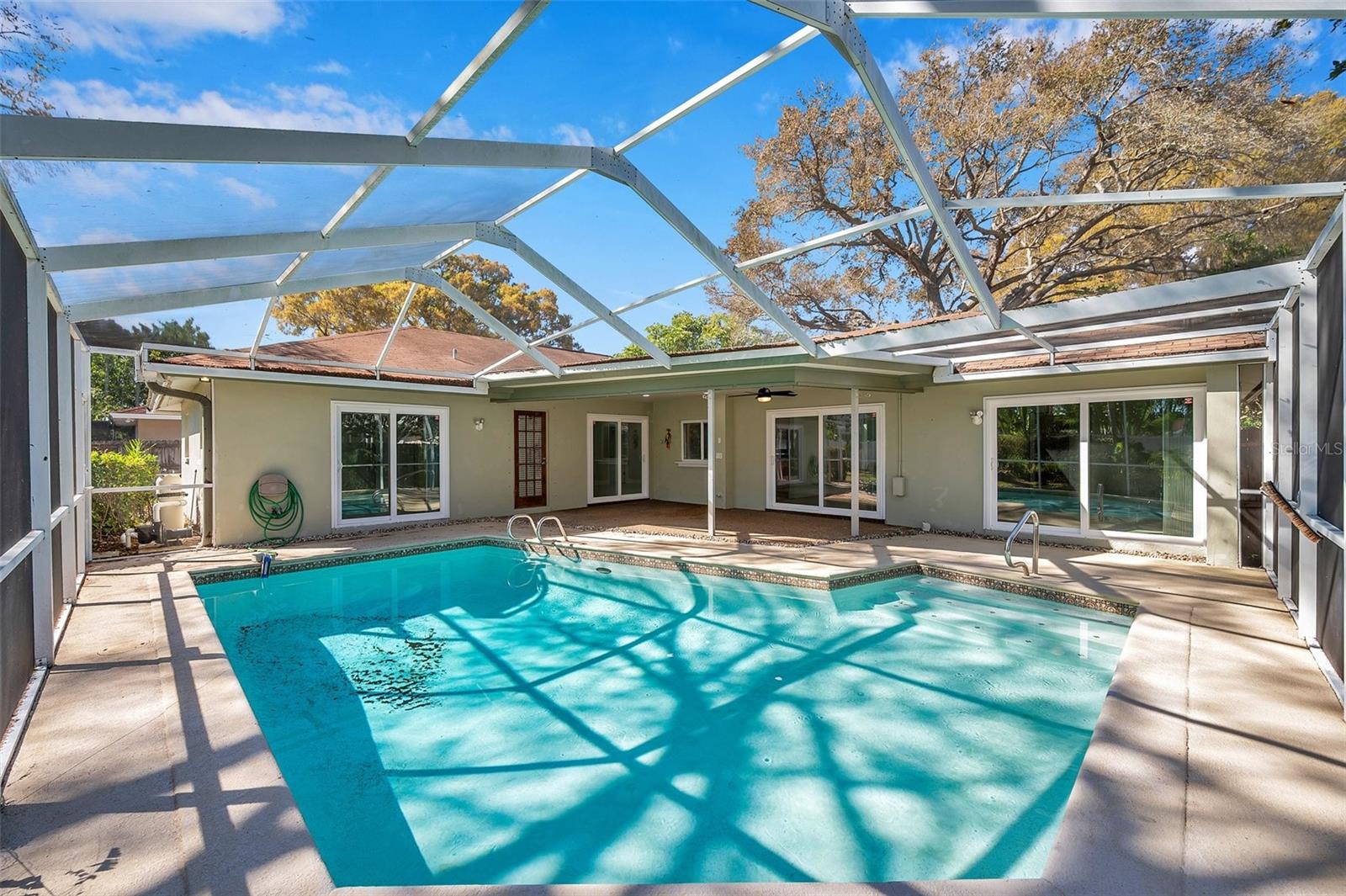 BARDMOOR GOLF VIEW ESTATE 4TH ADD - Residential