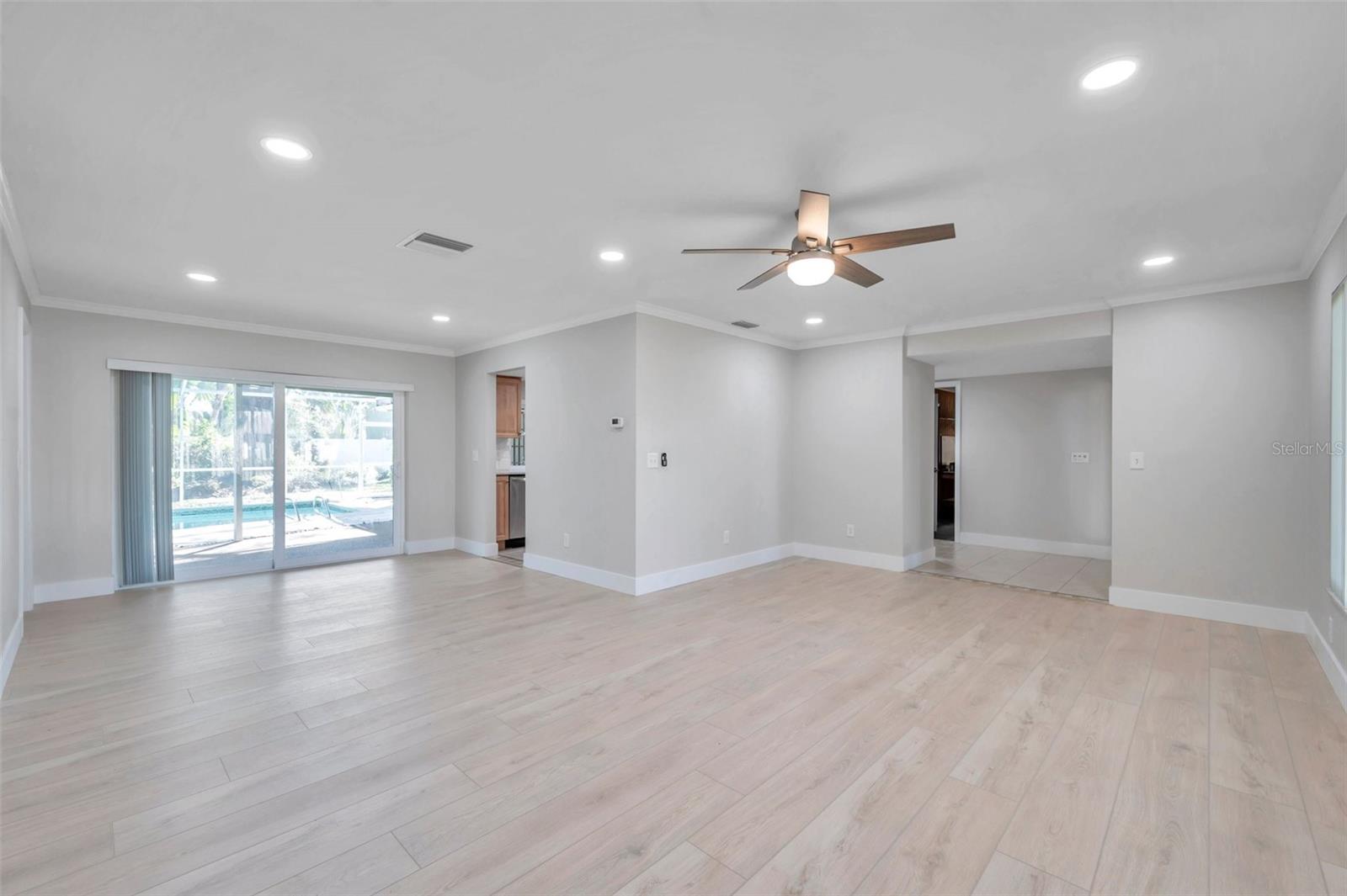 BARDMOOR GOLF VIEW ESTATE 4TH ADD - Residential