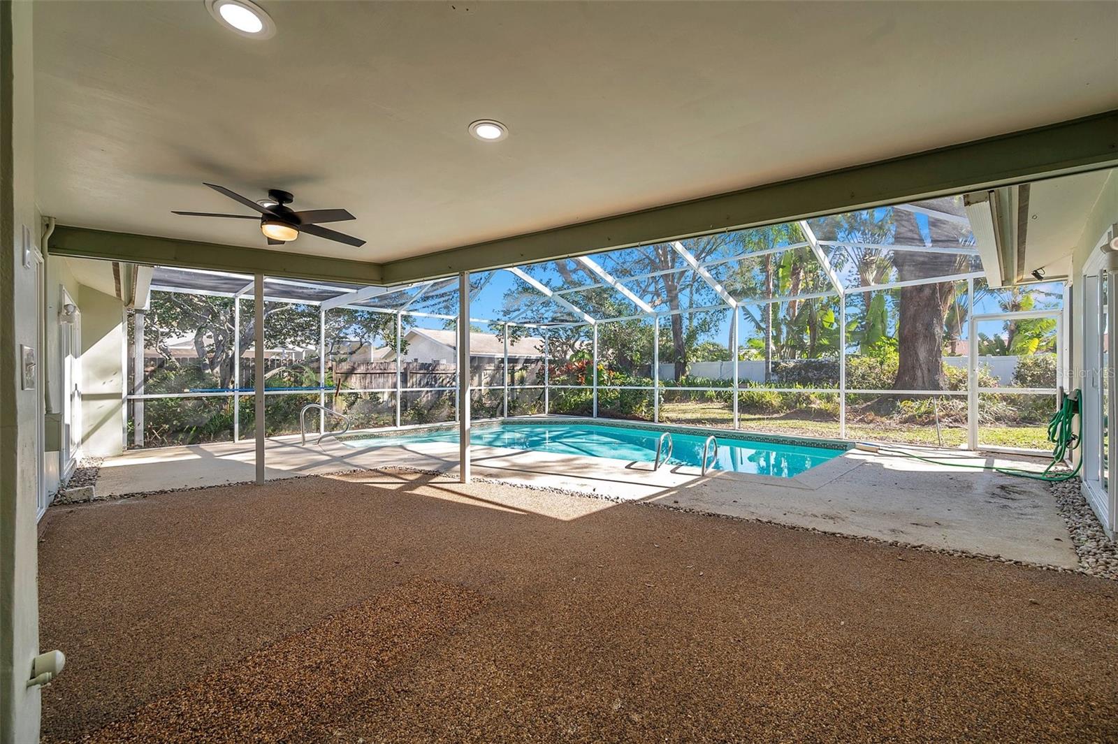 BARDMOOR GOLF VIEW ESTATE 4TH ADD - Residential