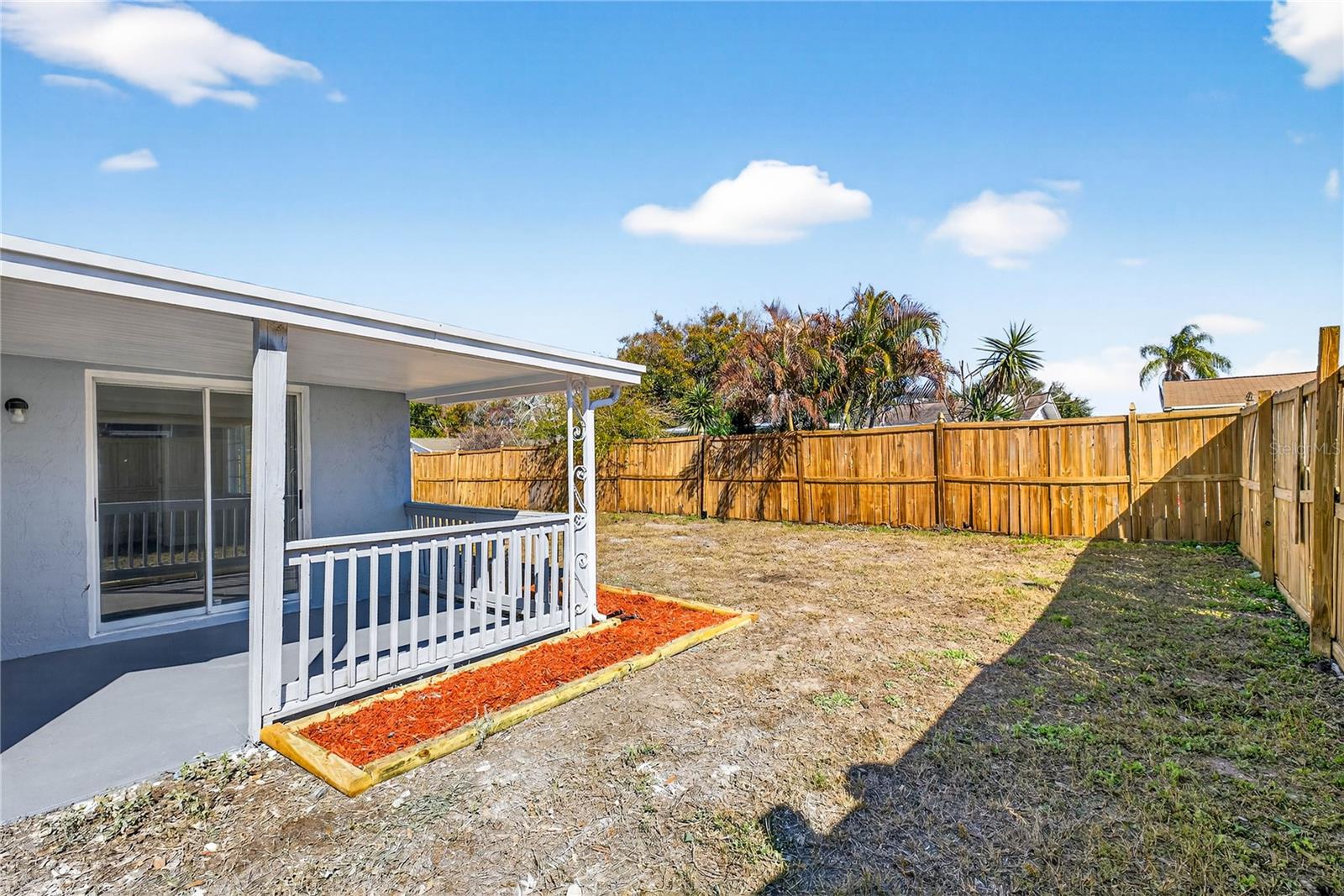 COLONIAL HILLS - Residential