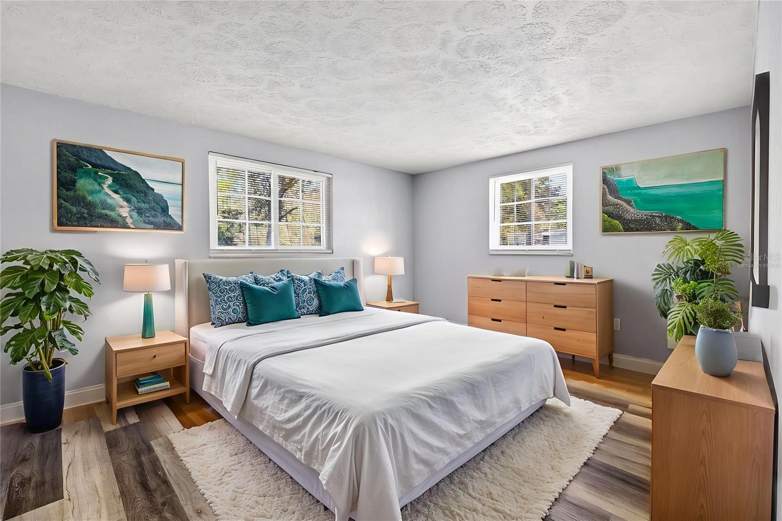 COLONIAL HILLS - Residential