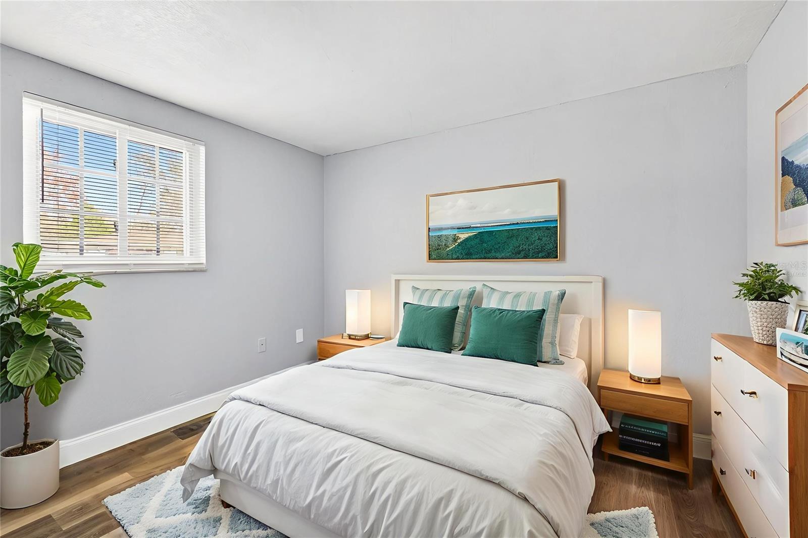 COLONIAL HILLS - Residential