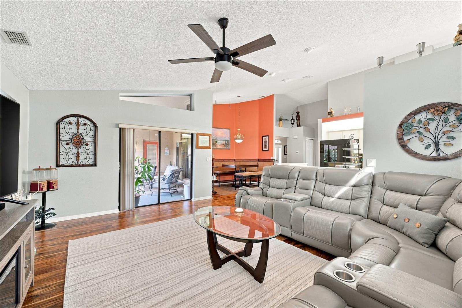 9324 CREEKSIDE COURT