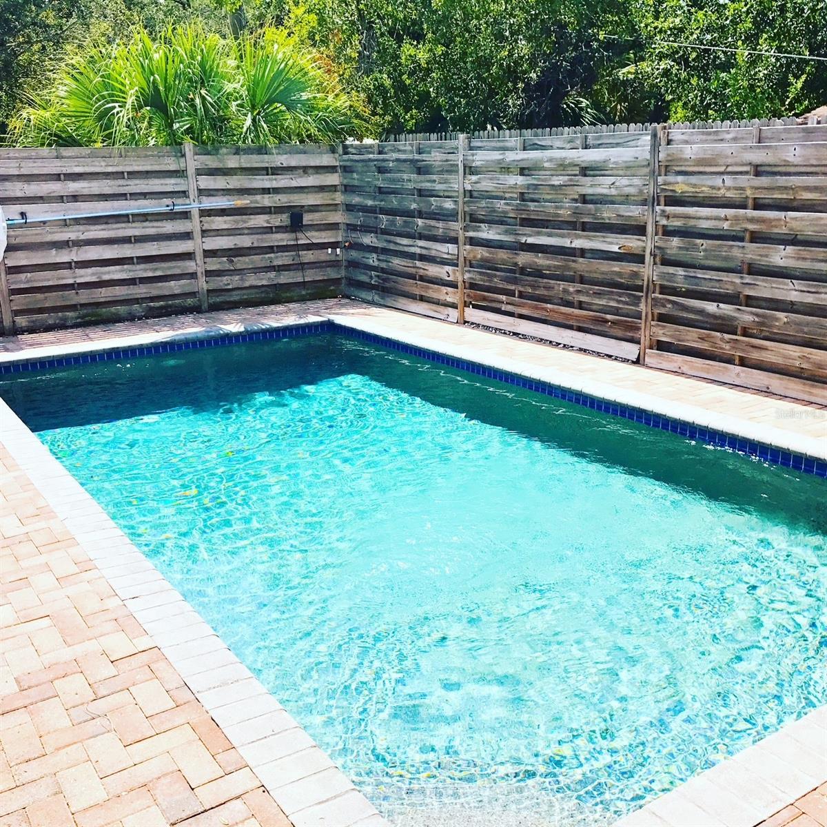 ROSELAWN - Residential Lease