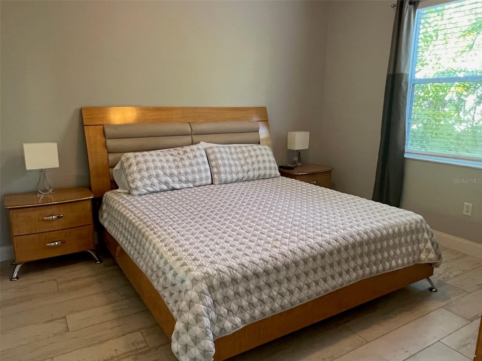 ROSELAWN - Residential Lease