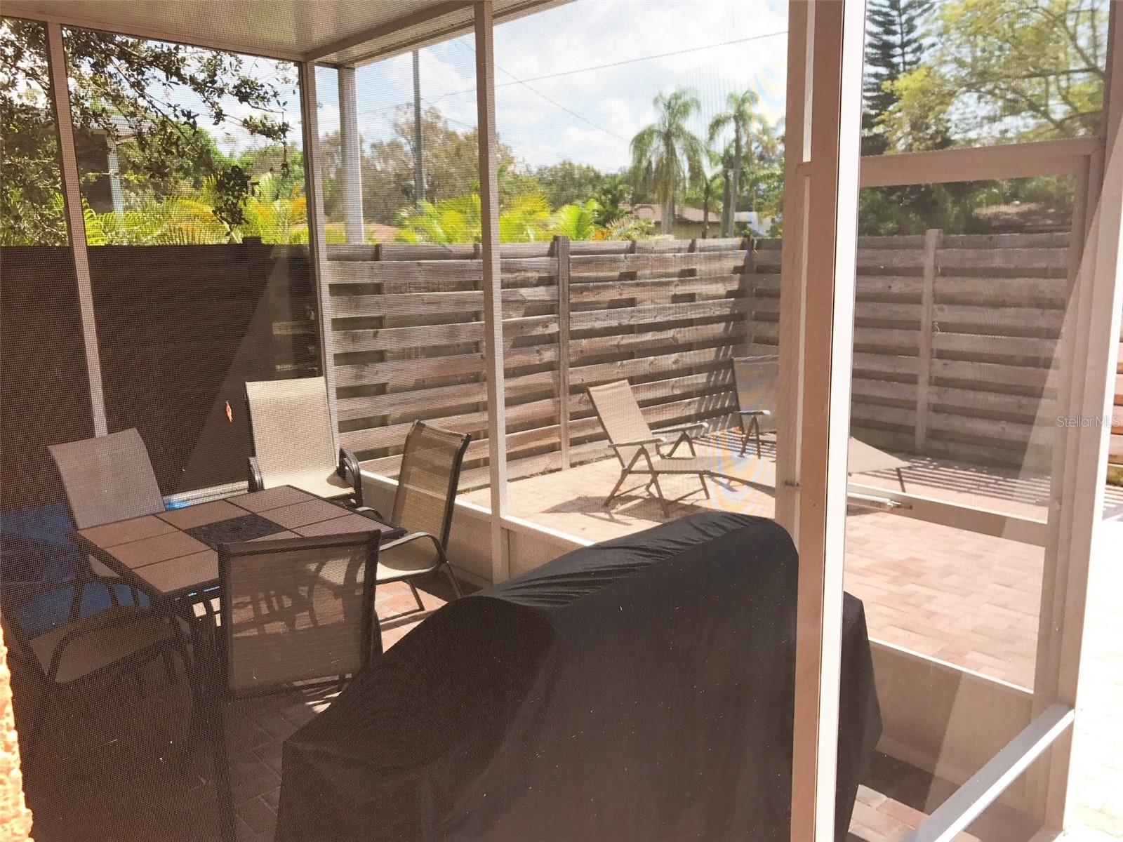 ROSELAWN - Residential Lease