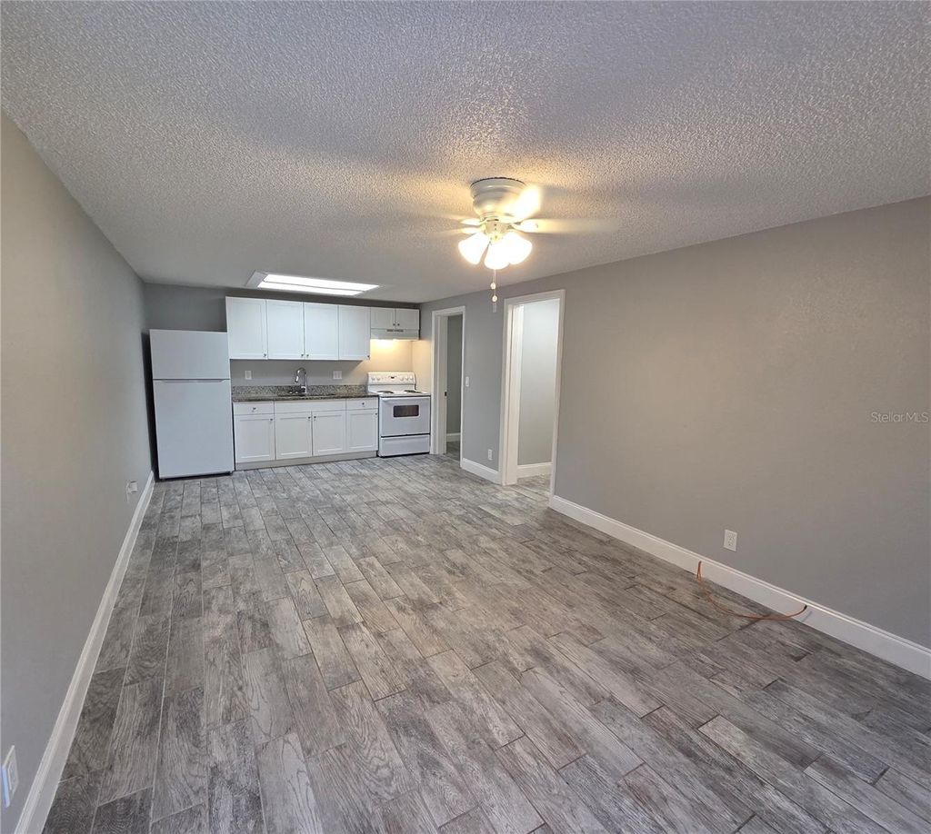 Photo of 1400 Strawberry Place #27, Plant City, FL 33563 (MLS # TB8468174)