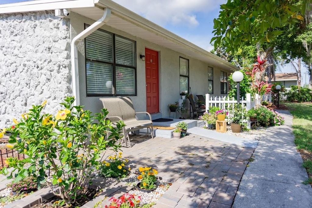 Photo of 1400 Strawberry Place #27, Plant City, FL 33563 (MLS # TB8468174)