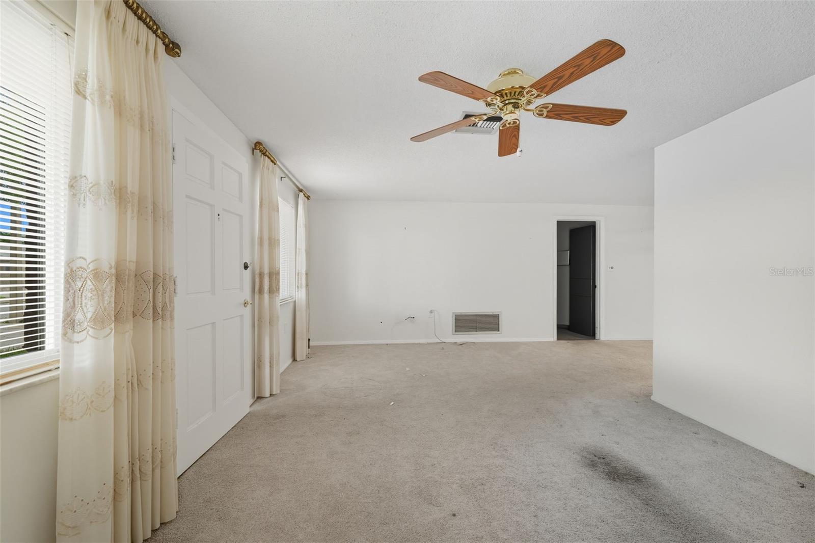 HOLIDAY LAKE ESTATES - Residential