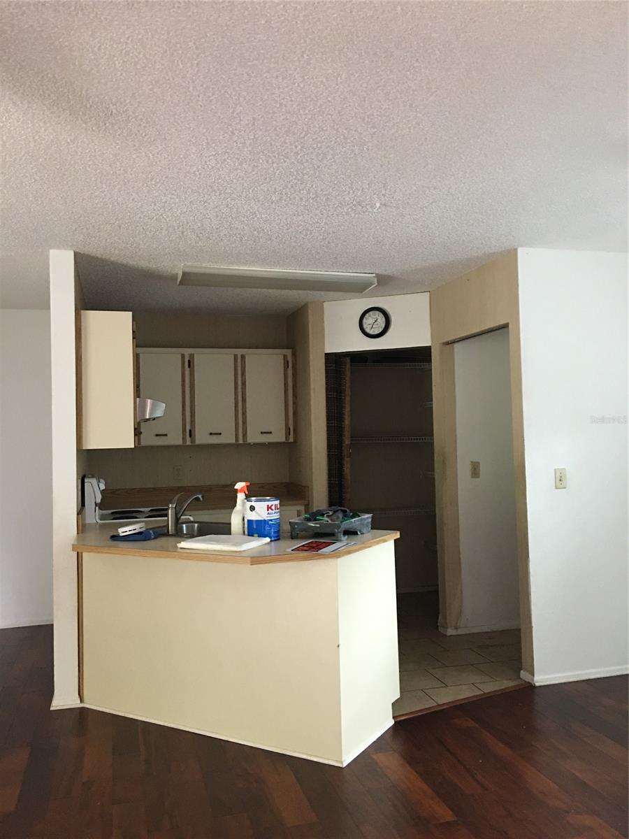 Gas Lite Square - Residential