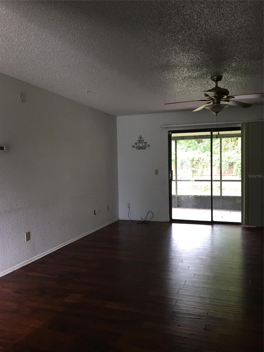 Gas Lite Square - Residential