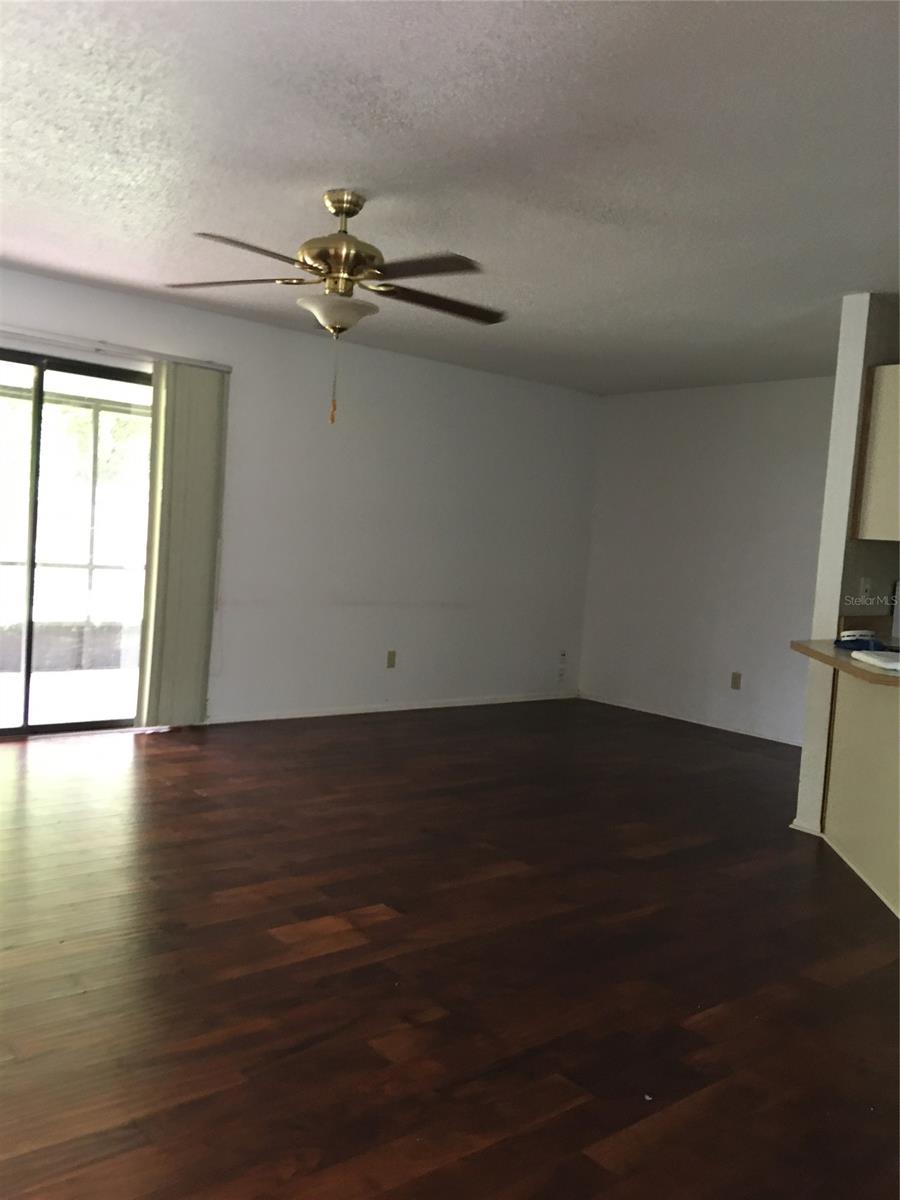 Gas Lite Square - Residential