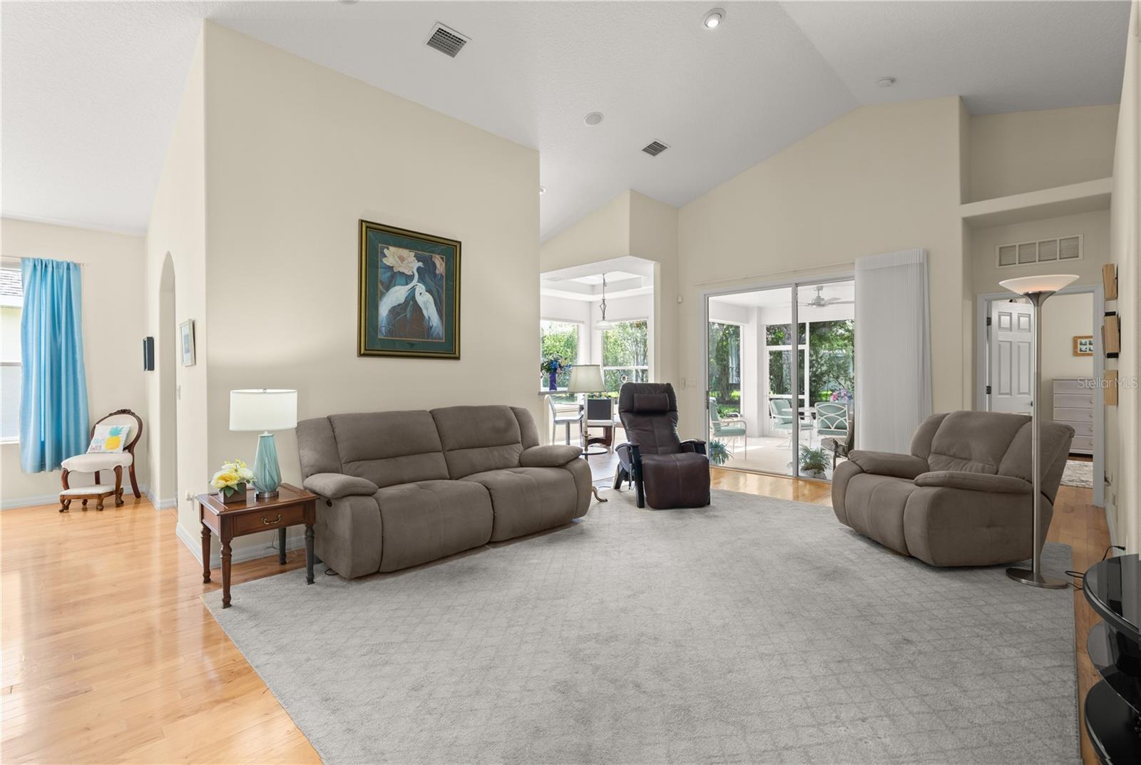 143 W WATERSIDE PARKWAY