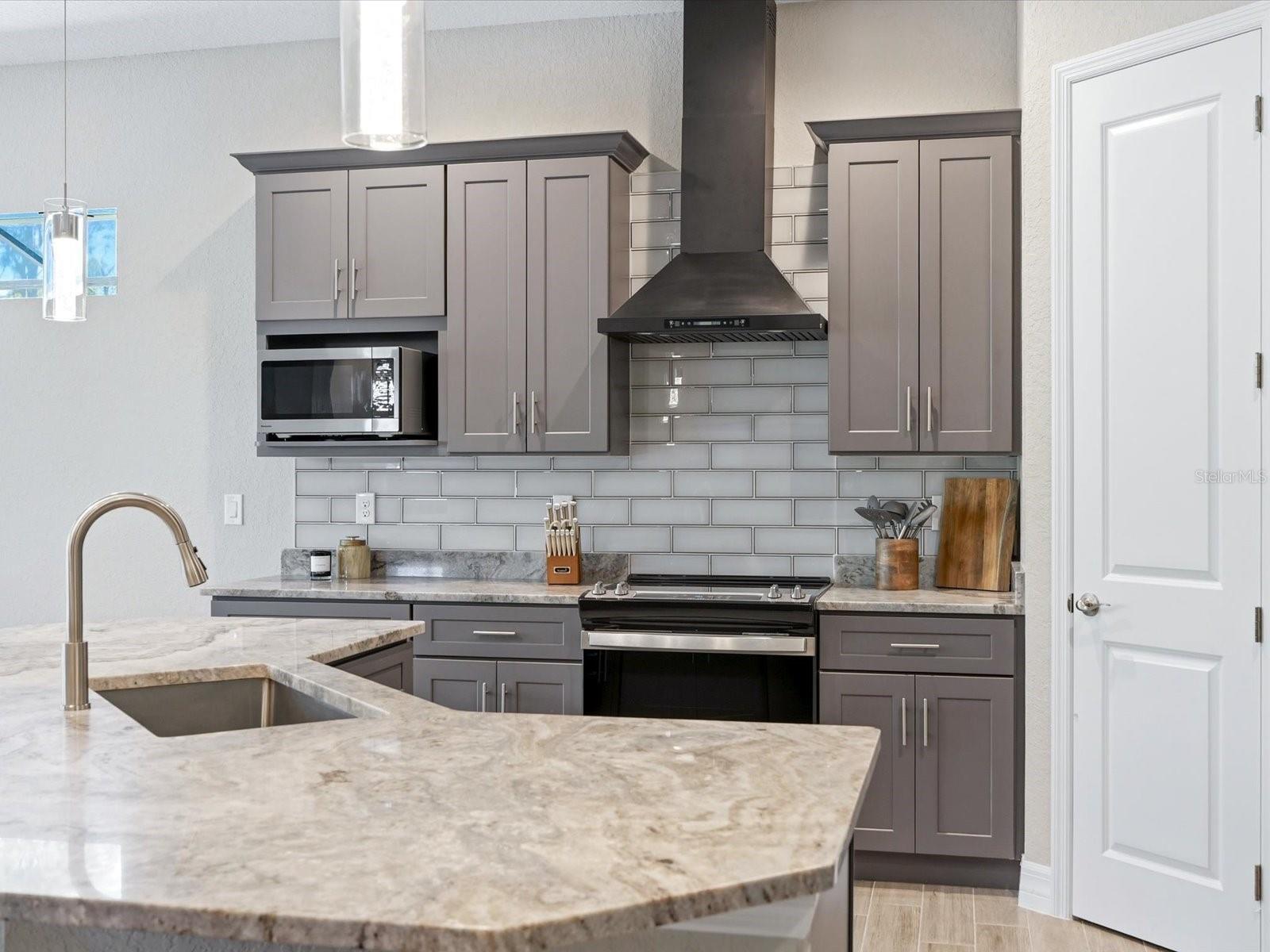 PAR VIEW ESTATES - Residential