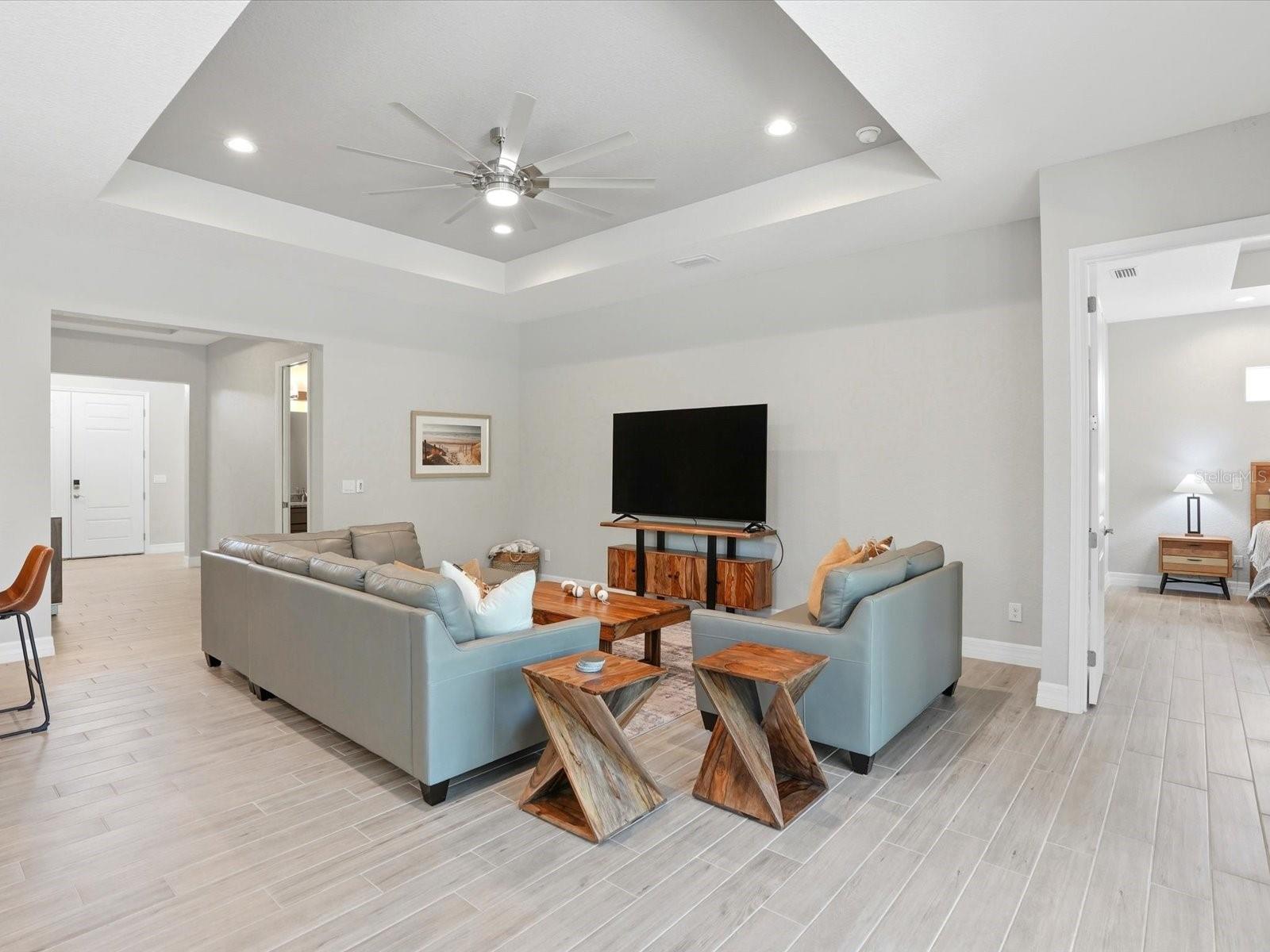 776 ROTONDA CIRCLE