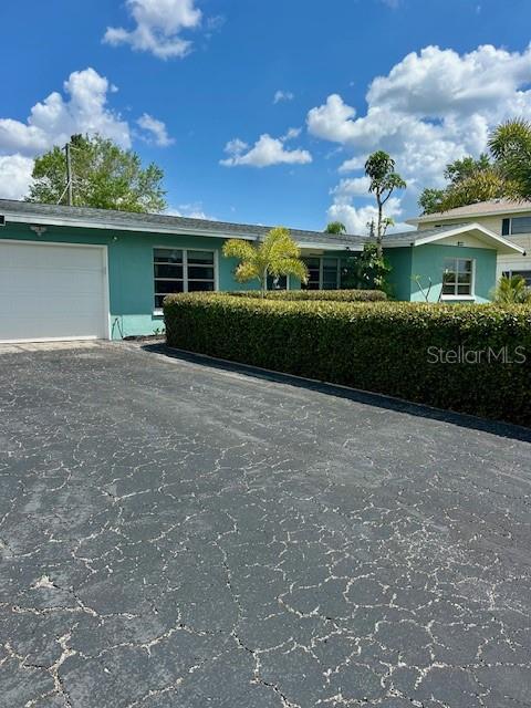 SOUTH VENICE - Residential