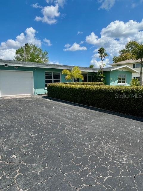 SOUTH VENICE - Residential