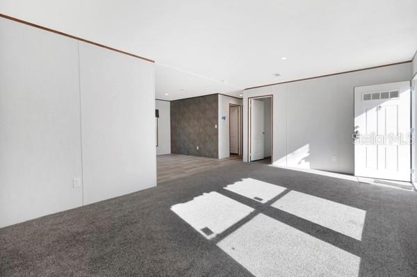 HOLIDAY HEIGHTS - Residential