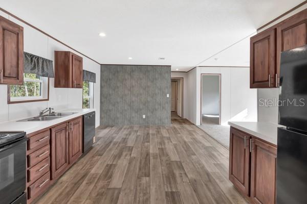 HOLIDAY HEIGHTS - Residential