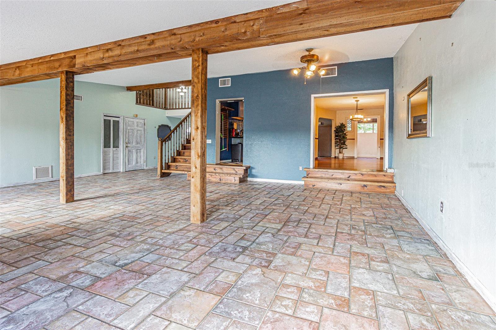 TAMPAS NORTH SIDE CNTRY CL - Residential