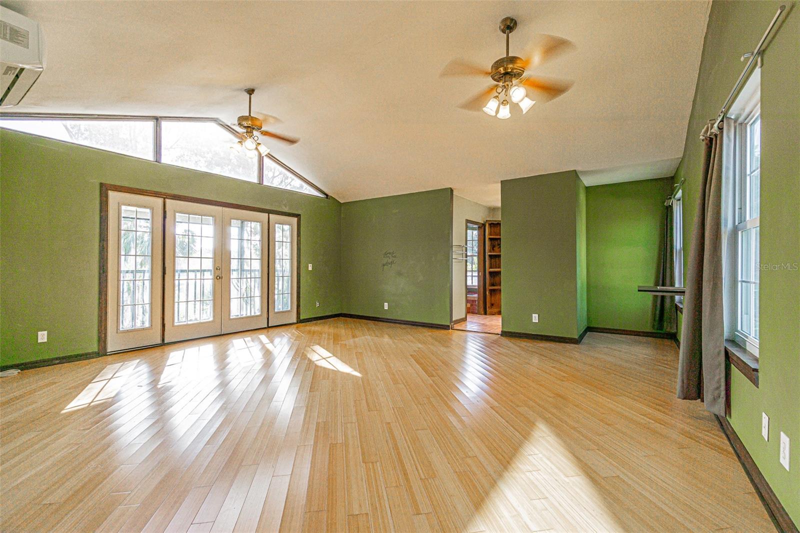 TAMPAS NORTH SIDE CNTRY CL - Residential