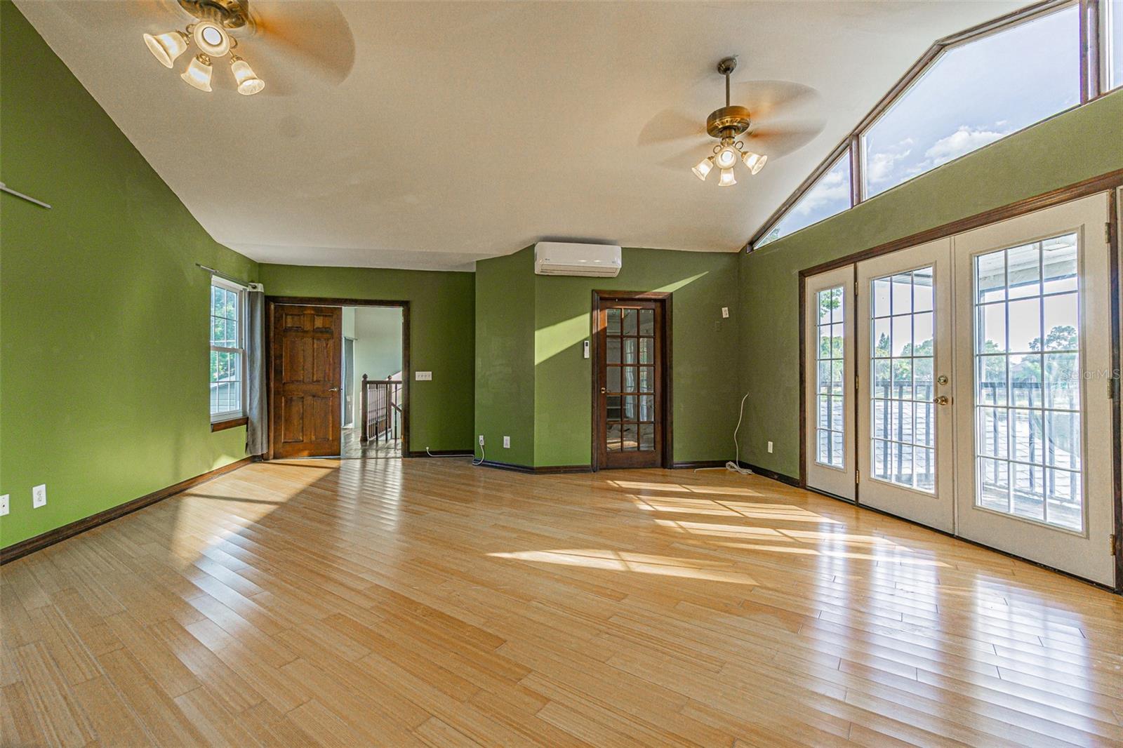 TAMPAS NORTH SIDE CNTRY CL - Residential