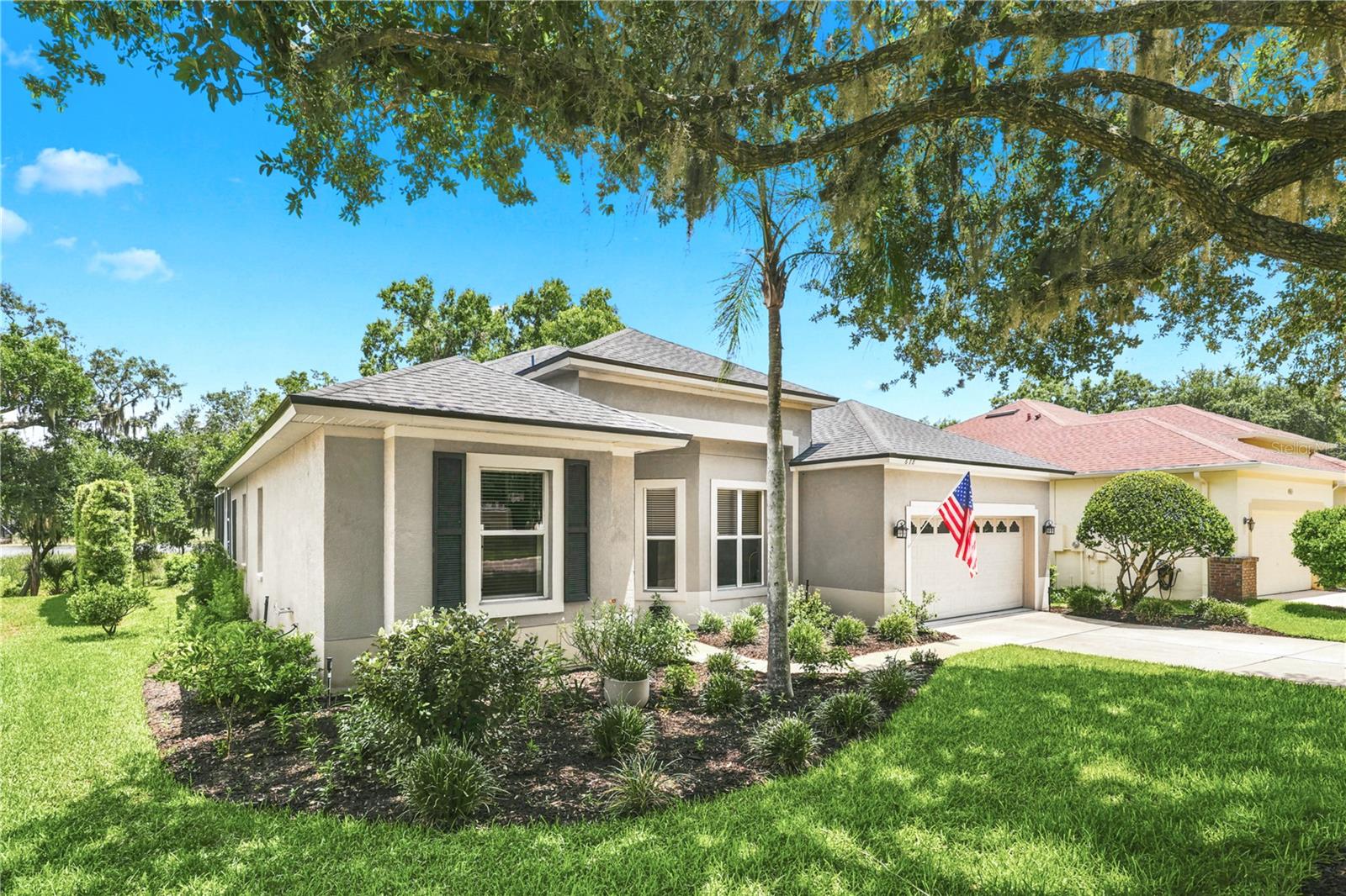 678 LAKEWORTH CIRCLE