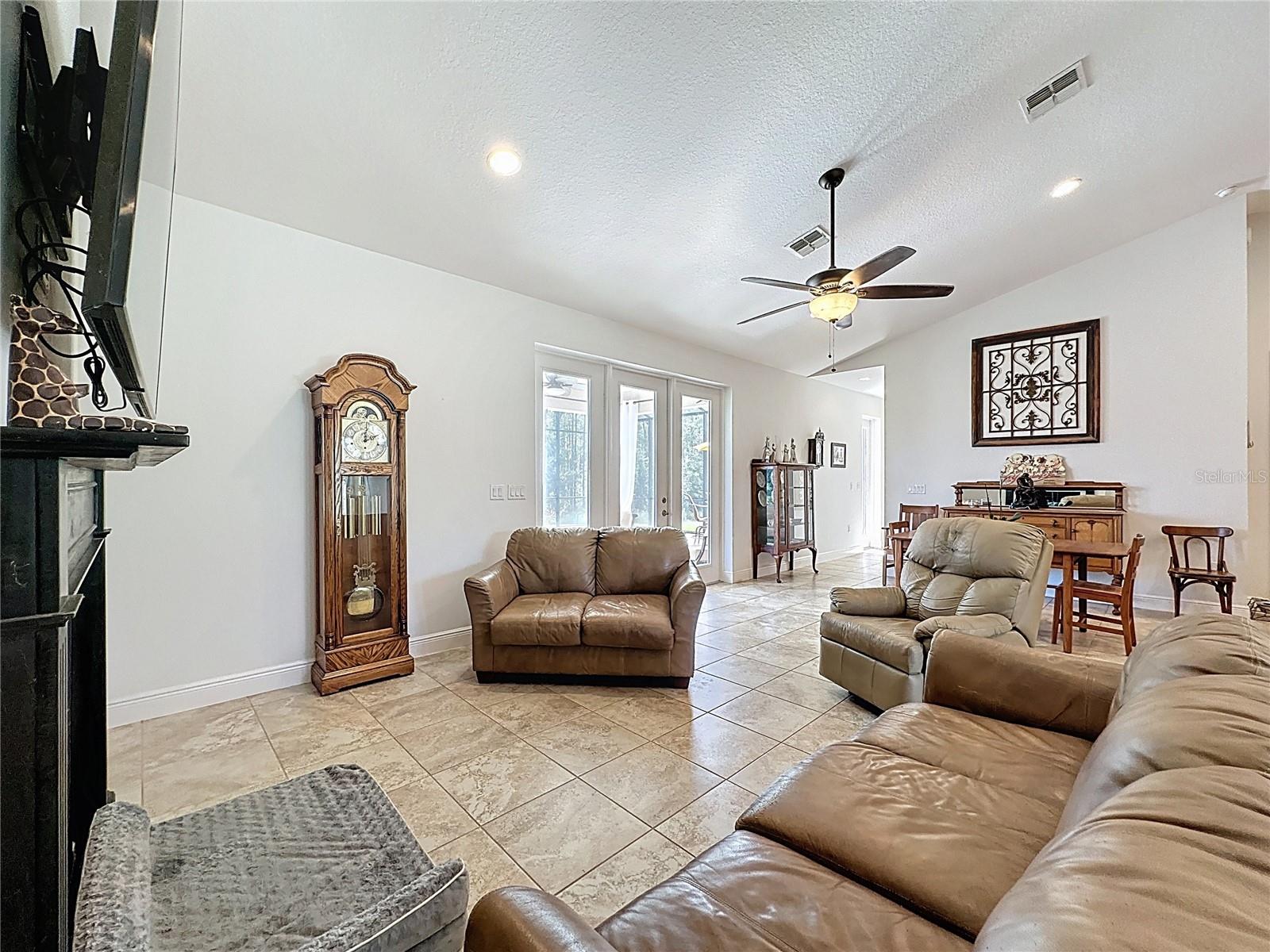 ACREAGE & UNREC - Residential