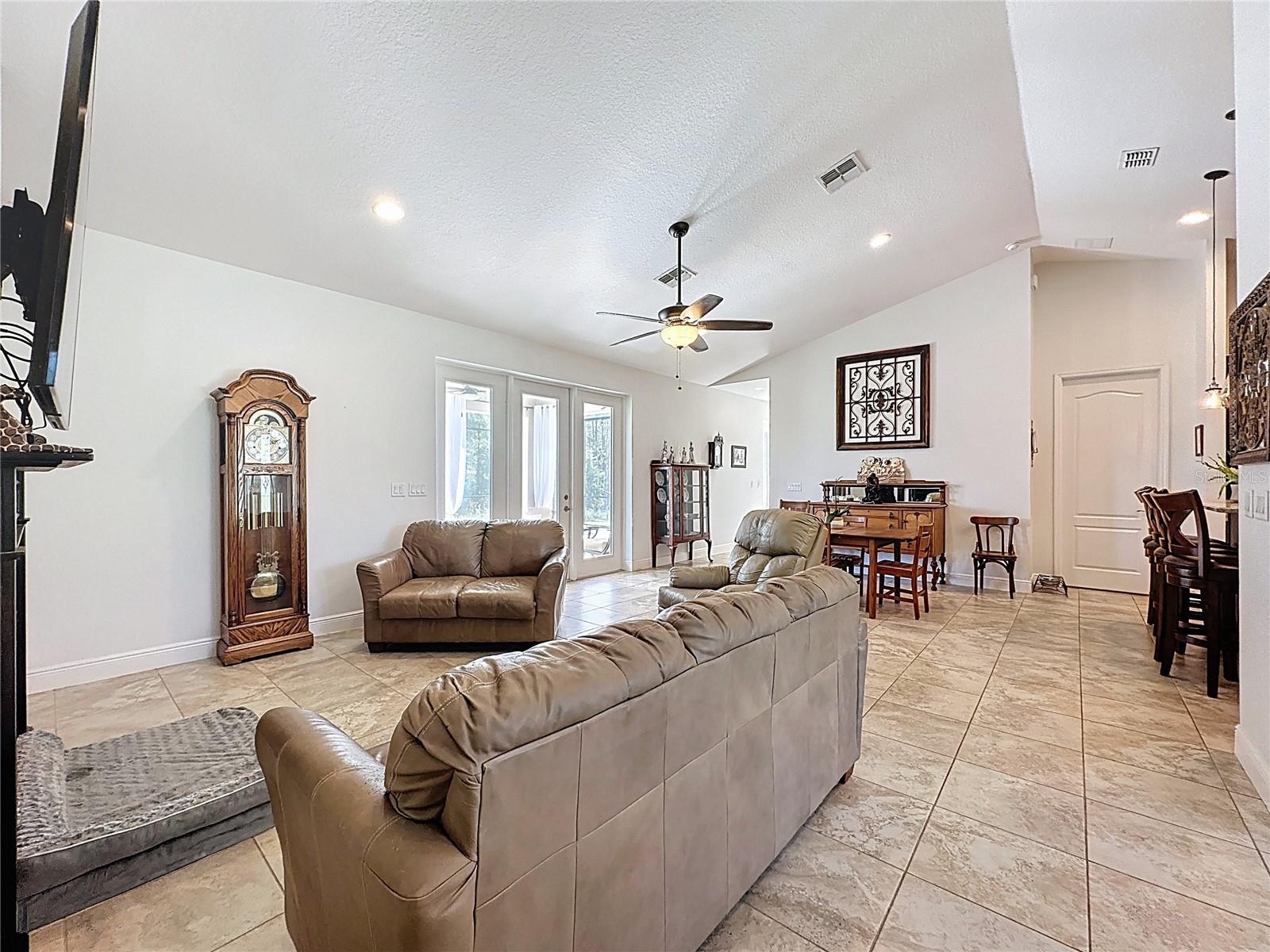ACREAGE & UNREC - Residential