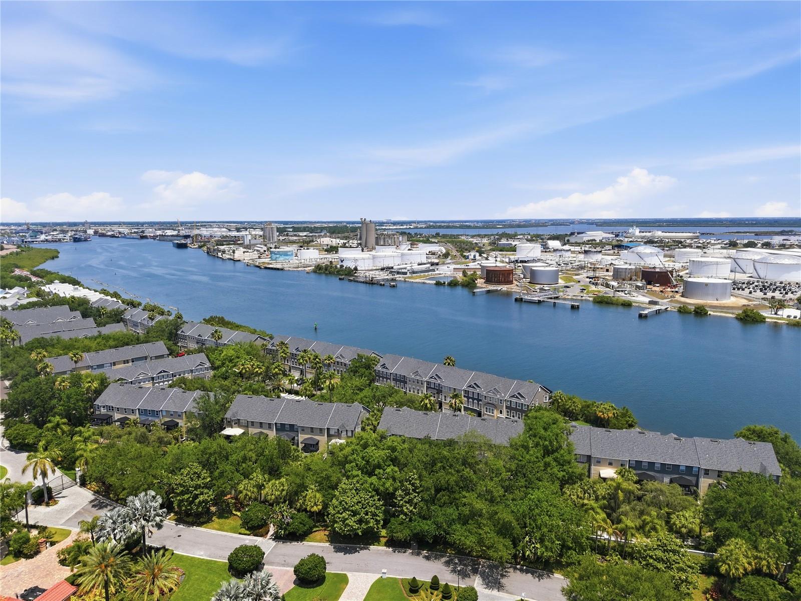 HARBOURSIDE AT HARBOUR ISLAND - Residential