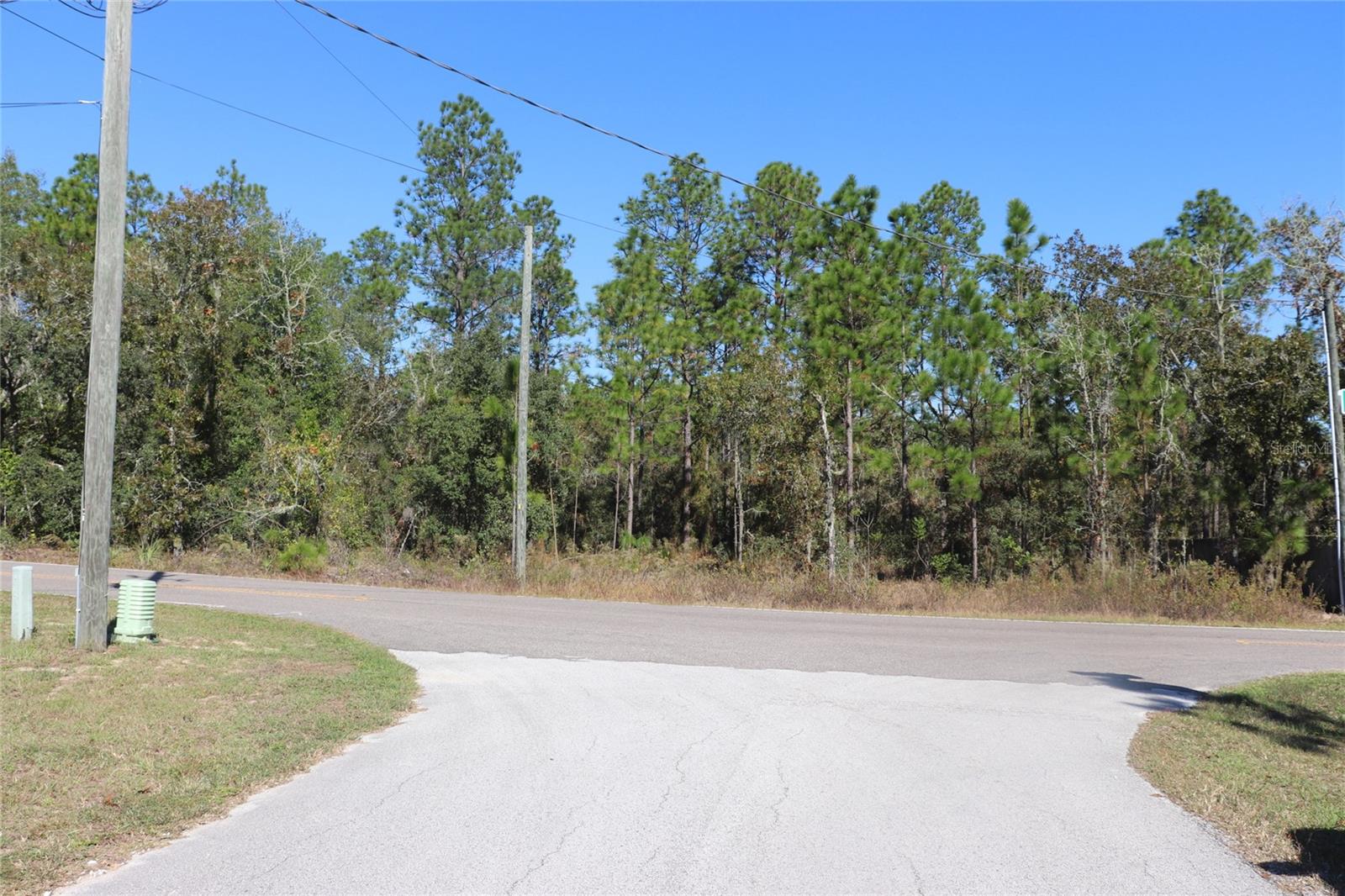 RAINBOW LAKES ESTATE - Land