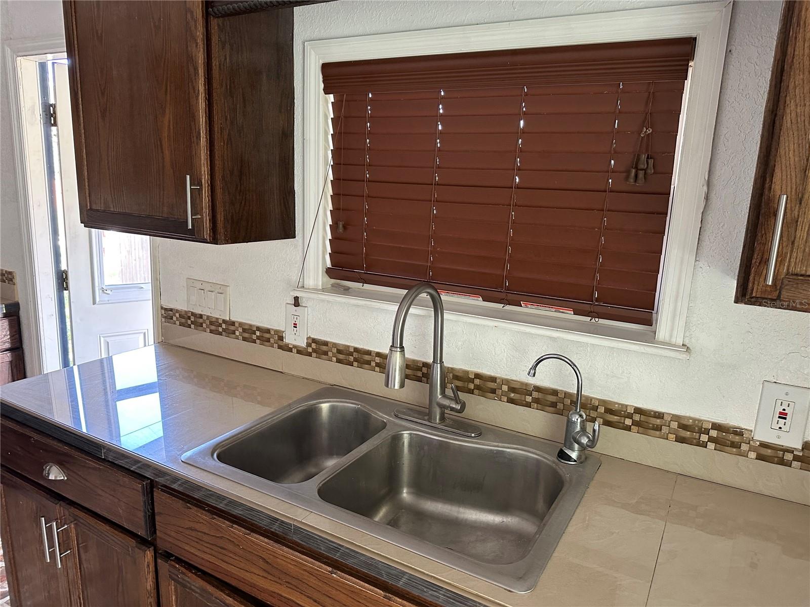S L & I C - Residential Lease