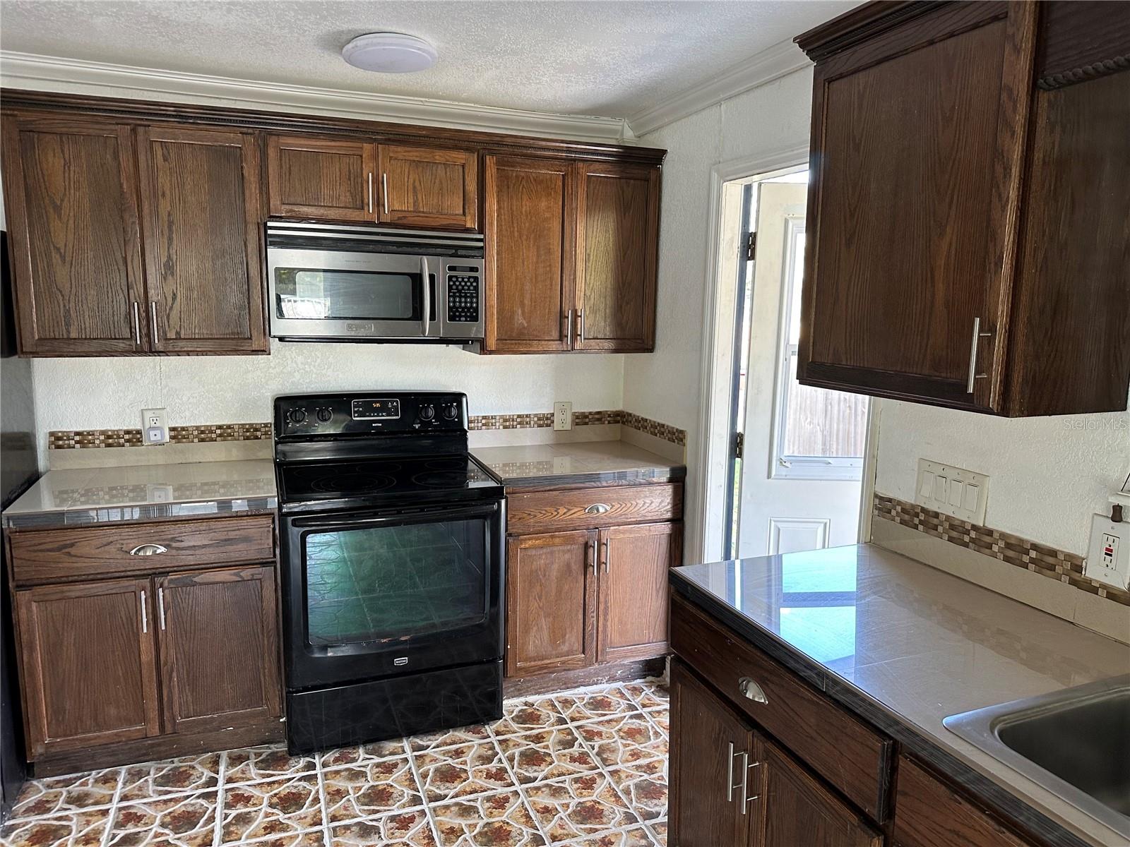 S L & I C - Residential Lease