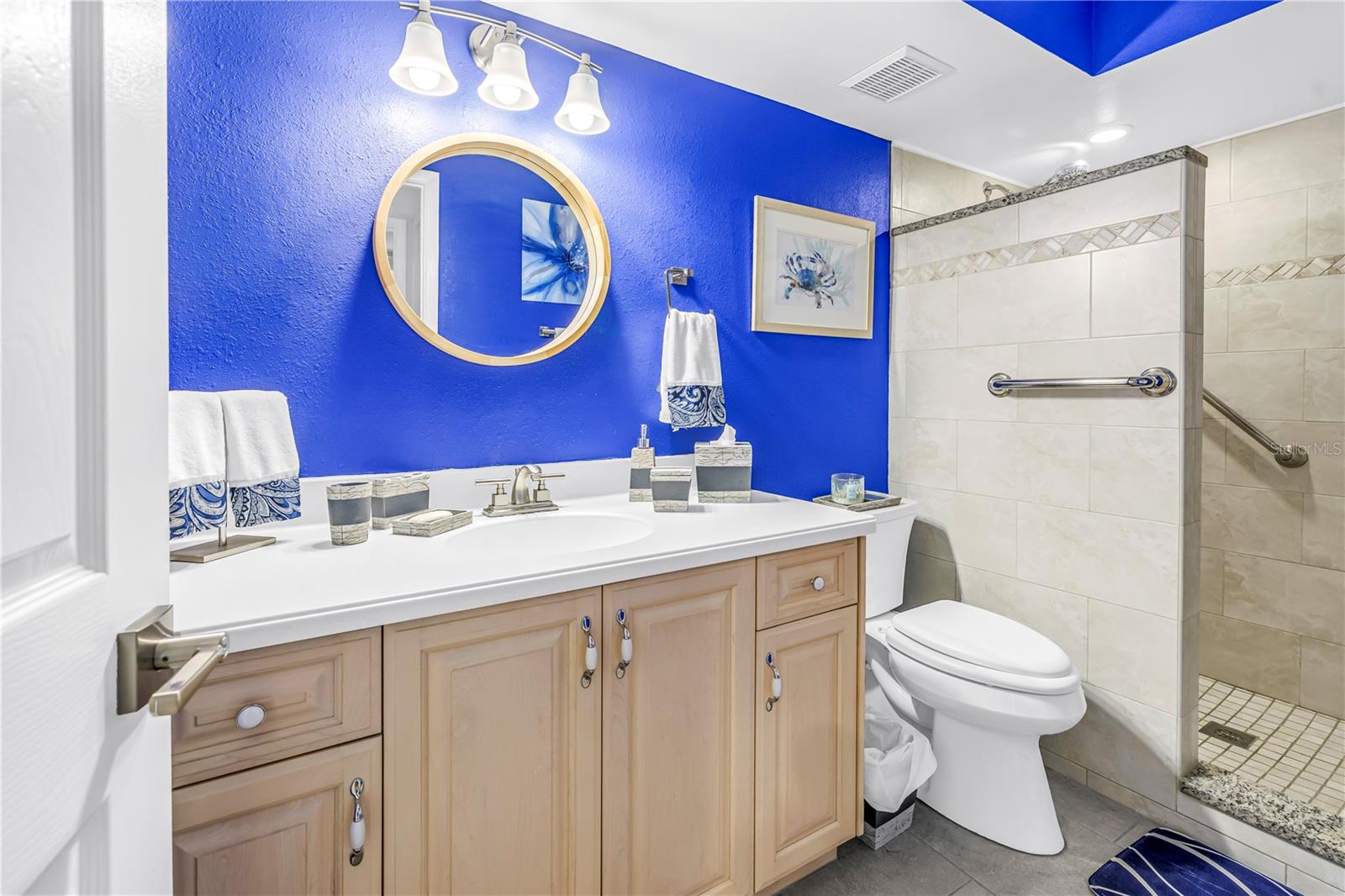 BAHIA VISTA UNIT II - Residential