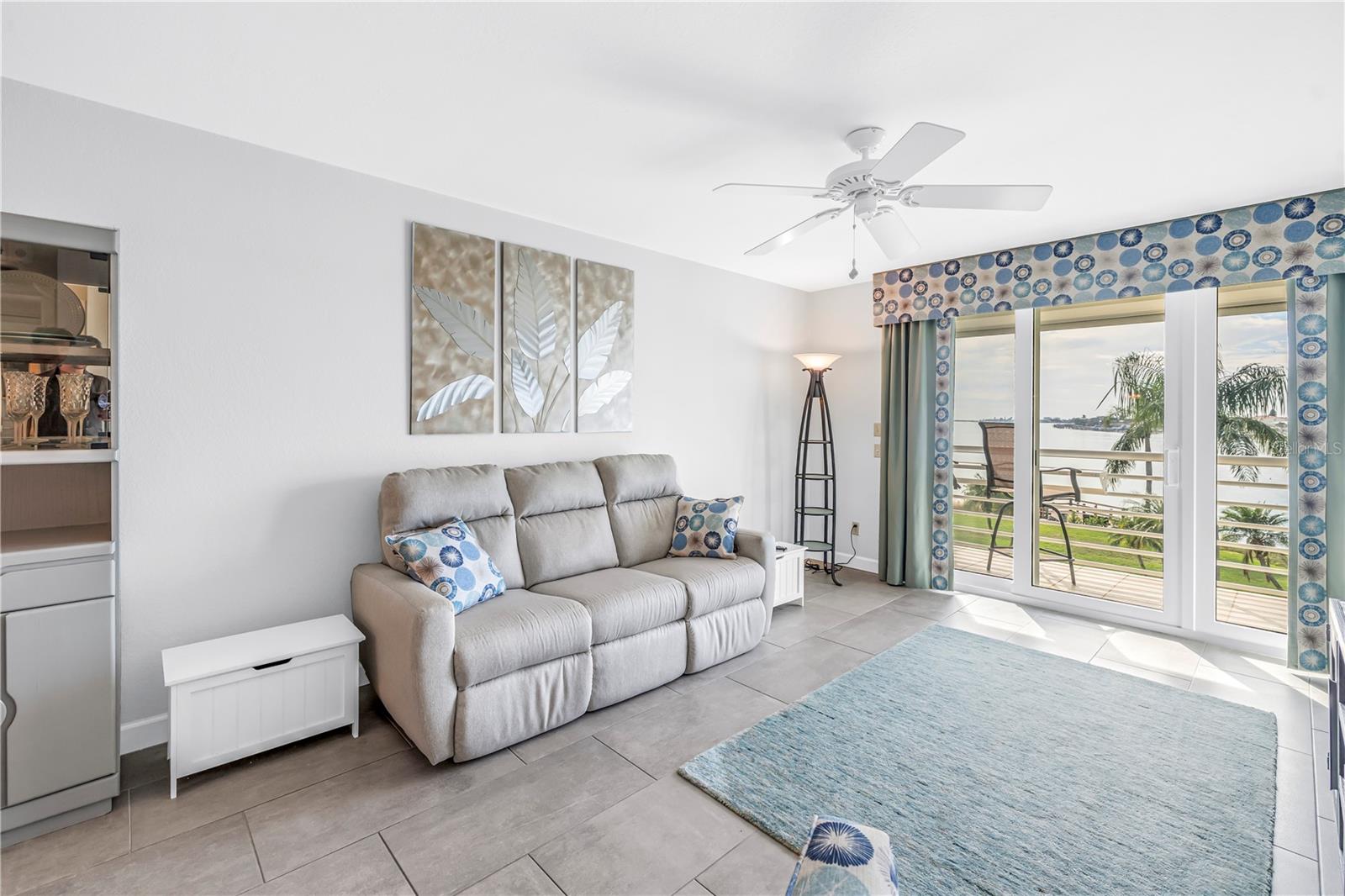 BAHIA VISTA UNIT II - Residential