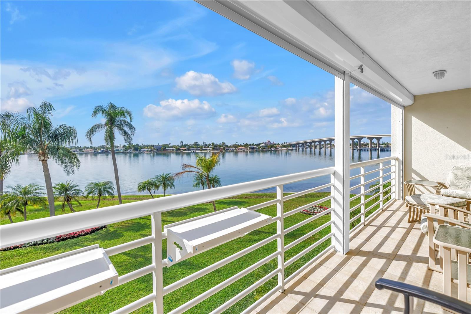 BAHIA VISTA UNIT II - Residential