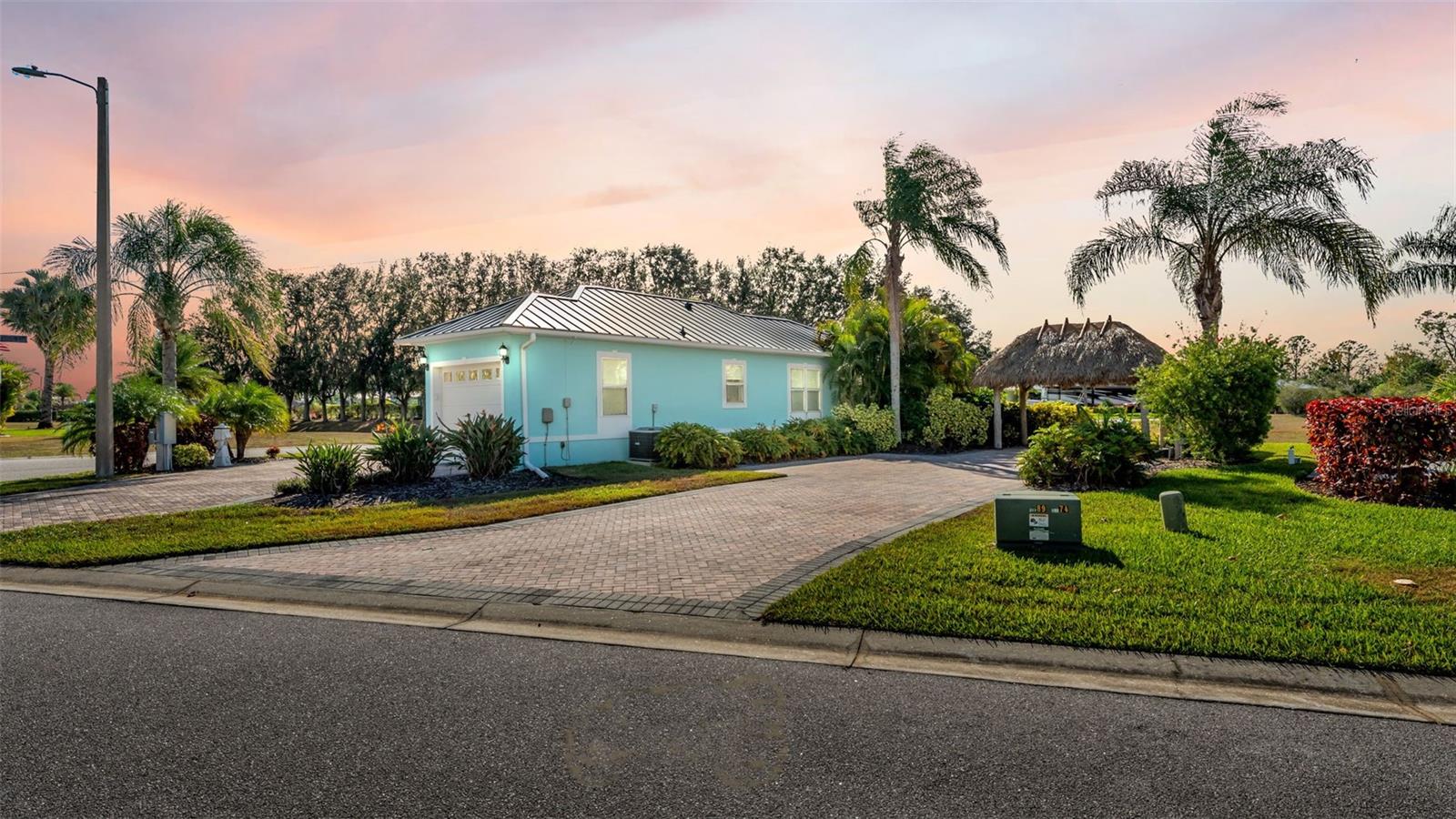 BAY LAKE RESIDENCE - Land