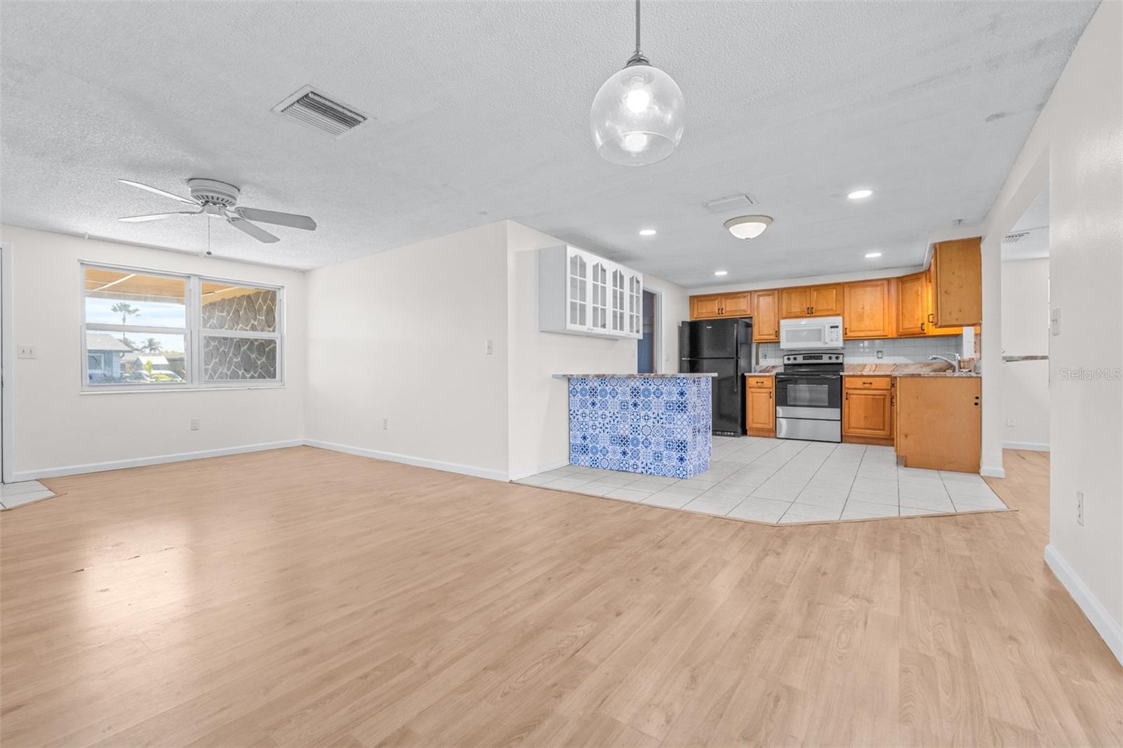 TAHITIAN HOMES - Residential