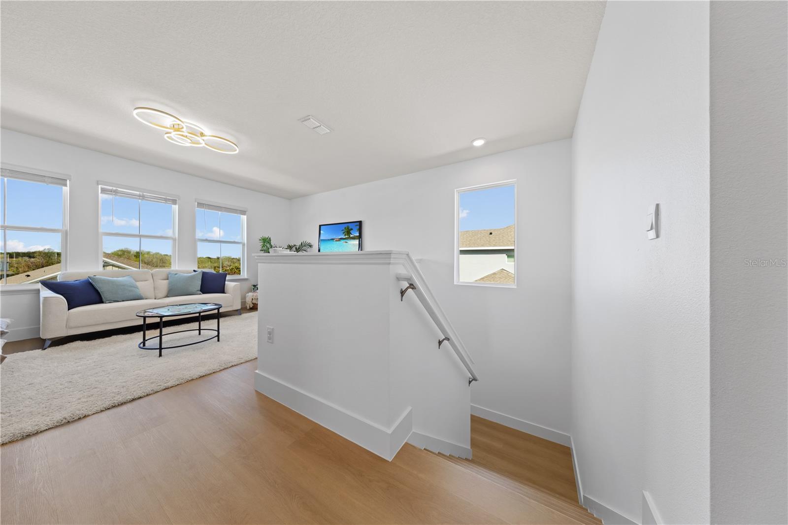 LAKE APOPKA SOUND - Residential