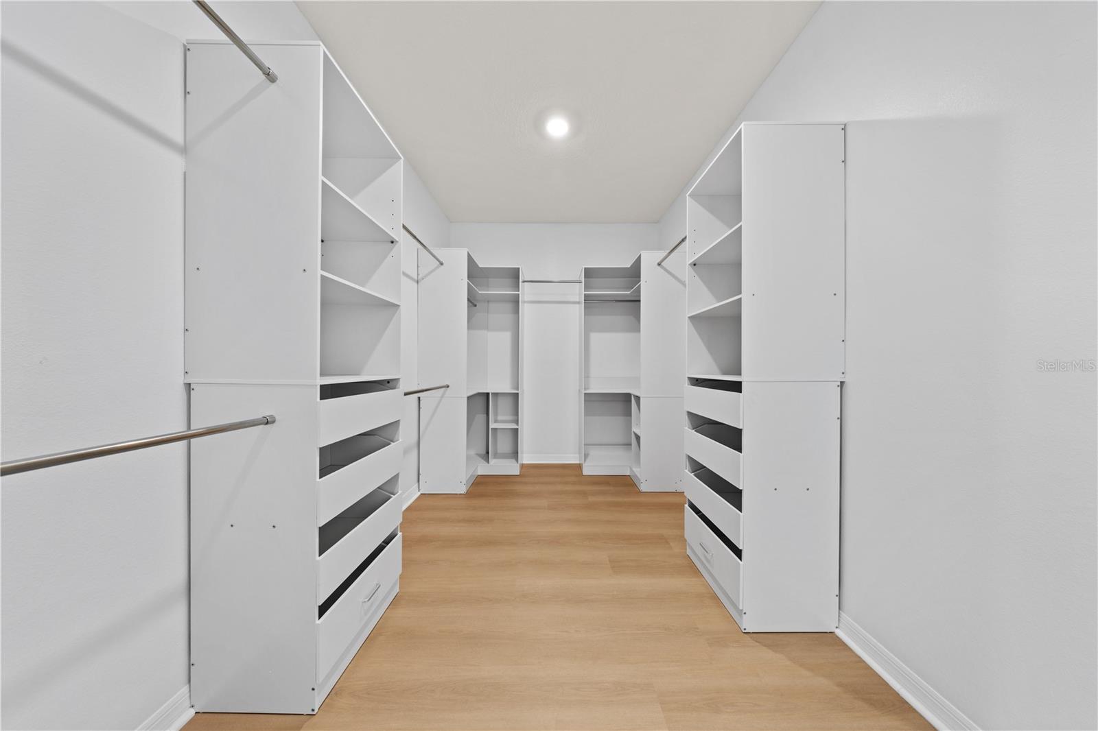 LAKE APOPKA SOUND - Residential