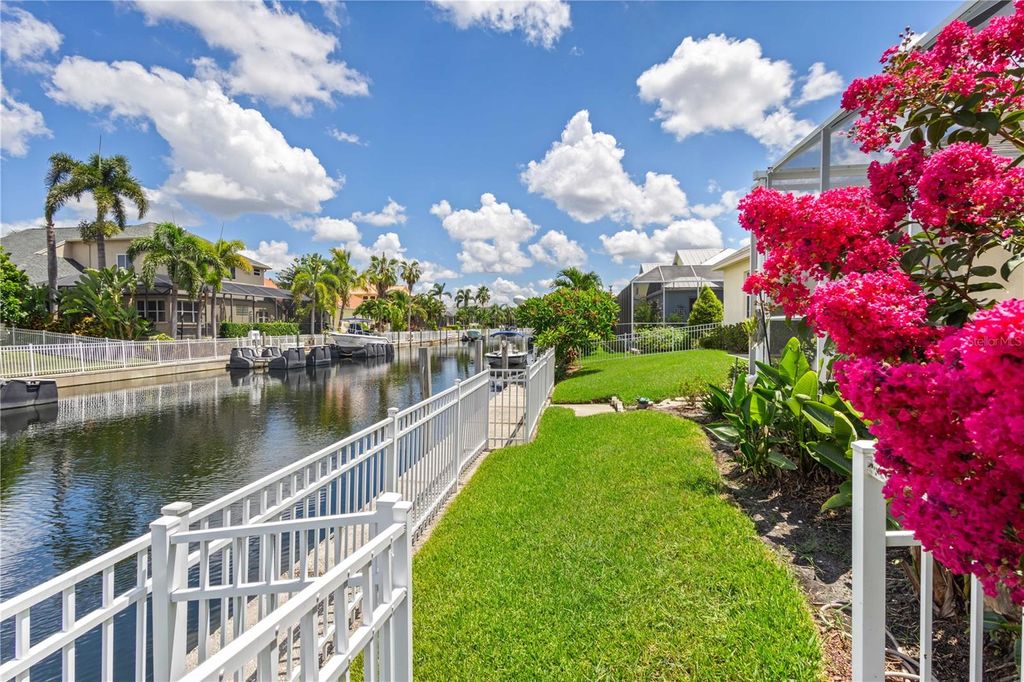 Photo of 4715 Halyard Drive, Bradenton, FL 34208 (MLS # A4660482)